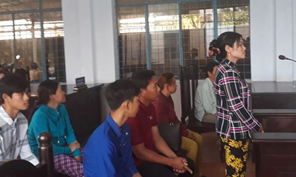 Vụ án đánh ghen dã man như thời trung cổ ở Cà Mau: 5 bị cáo thoát tù giam