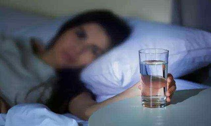 Nước lọc rất tốt cho sức khỏe nhưng uống vào 2 thời điểm này dễ gặp họa