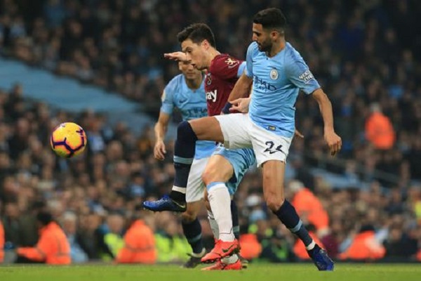 Video: Dự bị tỏa sáng, Man City tạm chiếm ngôi đầu của Liverpool