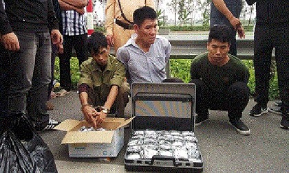 Mang cả va ly ma túy đi qua Thái Bình trong đêm