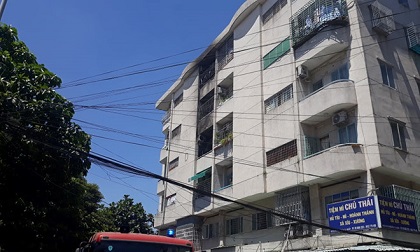 3 căn hộ cháy giữa trưa, cả chung cư tháo chạy