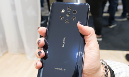 Điểm mặt các smartphone thiết kế 'độc' mới ra mắt