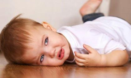 Bé trai 6 tuổi vừa thức dậy bỗng đột quỵ, cha mẹ nên lưu ý bộ phận này của trẻ