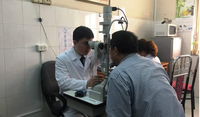 Căn bệnh quái ác nào thường xuất hiện đột ngột vào chiều tối khiến hơn 11 triệu người mù mắt? - 1
