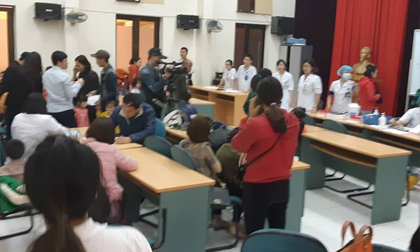 'Ăn thịt bẩn, gà thối': 400 trẻ mầm non Bắc Ninh về Hà Nội xét nghiệm bệnh