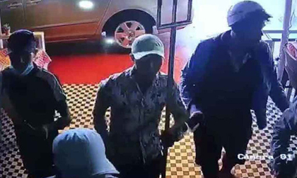 Bắt 10 đối tượng băng đảng giang hồ chém người, đòi tiền bảo kê quán cà phê ở Sài Gòn