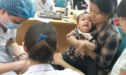 Cảnh báo từ chuyên gia: Trẻ nhiễm sán lợn có thể biểu hiện động kinh, ngã vật ra đường