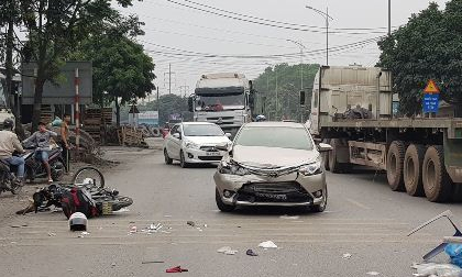 Hải Dương: Tài xế xe bán tải say xỉn gây tai nạn liên hoàn, bà lão 62 tuổi tử vong