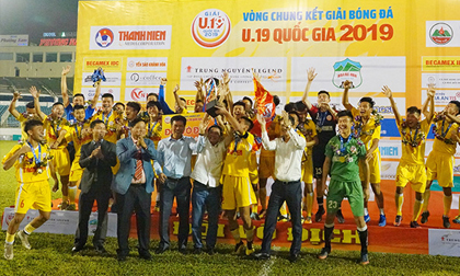 Hạ đàn em Công Phượng, U19 Hà Nội lên ngôi vô địch