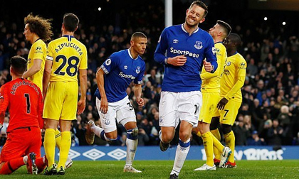 Everton gây địa chấn khi quật ngã Chelsea