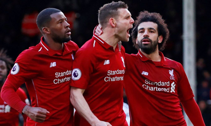 Thắng hú vía, Liverpool leo lên ngôi đầu bảng