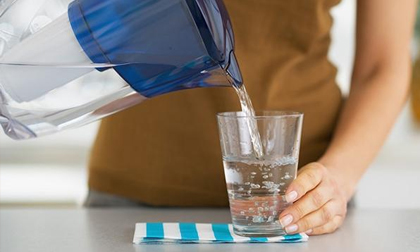 Uống nước đun sôi để nguội sinh ra chất gây ung thư: Đúng hay sai?