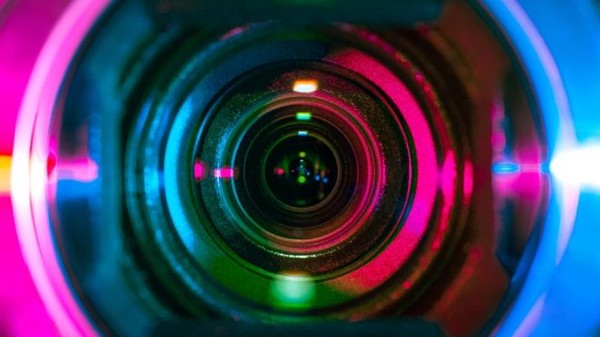 Các camera quay lén thường được gắn vào máy sấy tóc, TV, đui đèn…
