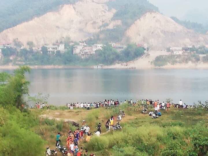 hoa binh: da xac dinh duoc danh tinh 8 hoc sinh duoi nuoc hinh anh 4
