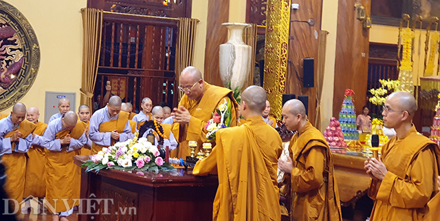 tru tri chua ba vang bat ngo phan bac bao chi “vu khong, boi nho” hinh anh 1