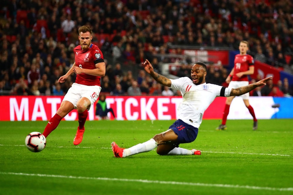 Sterling 'nổ' hat-trick, tuyển Anh vùi dập CH Séc