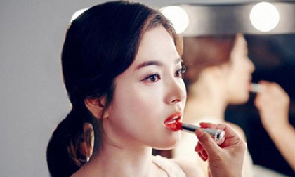 Phụ nữ không hơn nhau ở tấm chồng mà hơn nhau ở số dư tài khoản ngân hàng