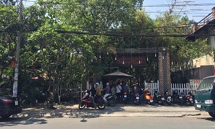 Nổ súng thanh toán như phim ở quán cà phê Sài Gòn