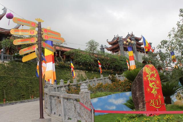chua ba vang hien ra sao sau tam bao 