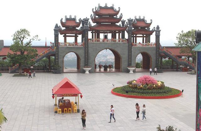 chua ba vang hien ra sao sau tam bao 