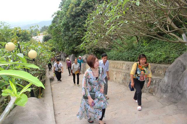 chua ba vang hien ra sao sau tam bao 