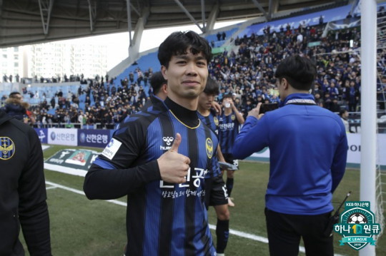 Sốt dẻo: Công Phượng lần đầu được đá chính K-League