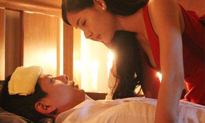 Chồng ngoại tình, tôi lên giường với sếp rồi ngỡ ngàng nghe câu đầu tiên anh nói khi tỉnh dậy 