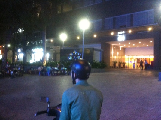vu sam so be gai trong thang may: da xac dinh duoc nguoi dan ong hinh anh 3