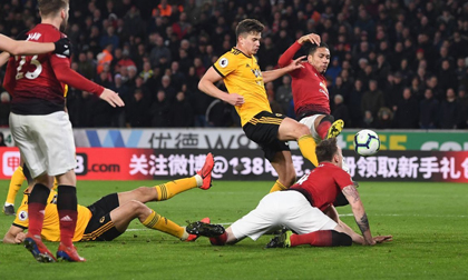 MU phơi áo trước Wolves vì 2 sai lầm cá nhân