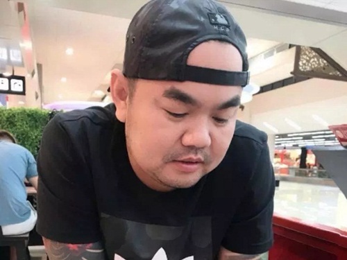 cam sung ban trai, gai tre nhan cai ket bi kich hinh anh 2