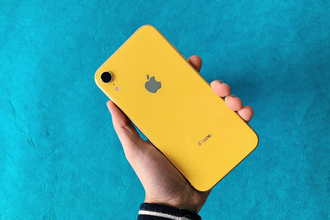 Apple tiếp tục giảm giá iPhone XR - 1