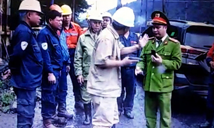 Hàng trăm công nhân than Quảng Ninh xô xát, rút súng thị uy ngay trước mặt công an