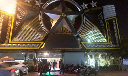 Đột kích quán karaoke, 33 người dương tính ma túy cùng nhiều hung khí