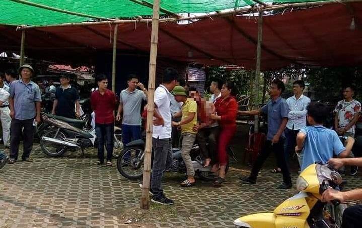 Từ chối nhận 5 nghìn đồng cho 7 người đi vệ sinh, chủ hộ kinh doanh bị đánh gục - 1