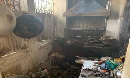 Cháy quán cà phê giữa trưa, 2 người bị bỏng nặng