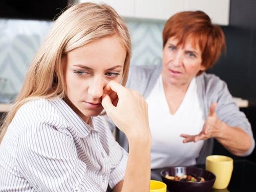 Không chịu nổi mẹ chồng, con dâu bật tanh tách còn đòi ly hôn trước sự ngỡ ngàng Không chịu nổi mẹ chồng, con dâu bật tanh tách còn đòi ly hôn trước sự ngỡ ngàng