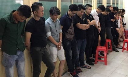 Hàng chục người phê ma túy trong quán bar ở TP.HCM