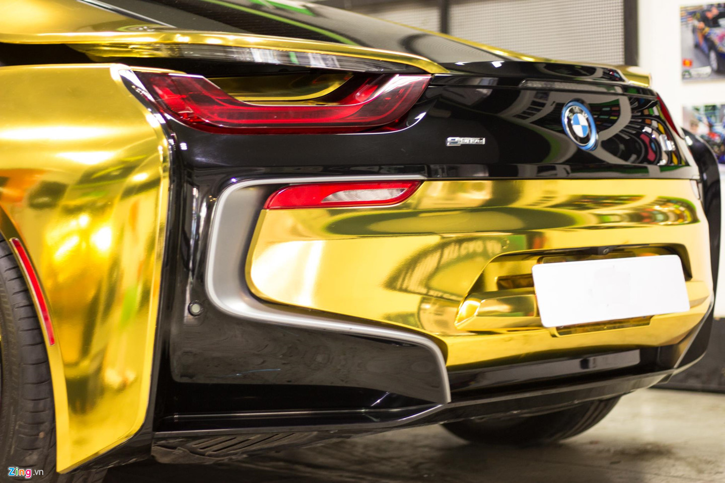 Ngắm BMW i8 mạ vàng của dân chơi Sài Gòn