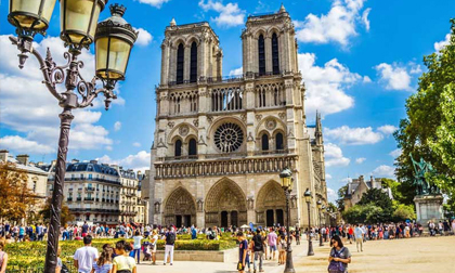 Vẻ đẹp tuyệt vời của Nhà thờ Đức Bà Paris trước vụ cháy