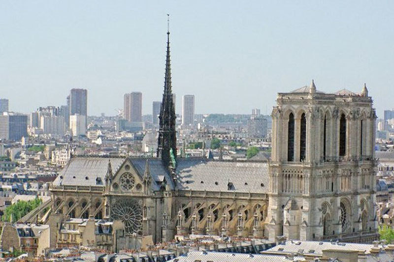 Vẻ đẹp tuyệt vời của Nhà thờ Đức Bà Paris trước vụ cháy