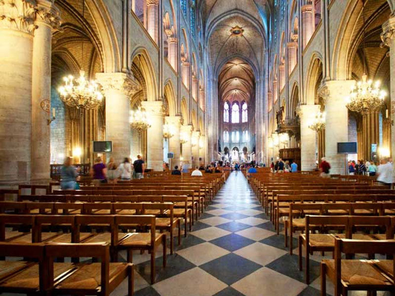 Vẻ đẹp tuyệt vời của Nhà thờ Đức Bà Paris trước vụ cháy