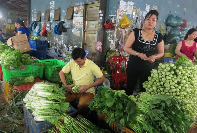 Xăng liên tục tăng giá: Hàng hóa nhảy múa tăng theo