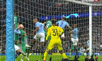 Tottenham vượt qua Man City bằng bàn thắng... bằng tay?