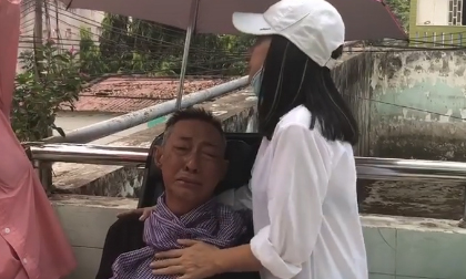 Bật khóc khi gặp Cát Phượng, nghệ sĩ Lê Bình khiến ai cũng xót xa: 'Lần này anh đau quá em ơi'