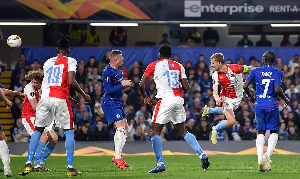 Rượt đuổi 'điên rồ', Chelsea đoạt vé bán kết Europa League