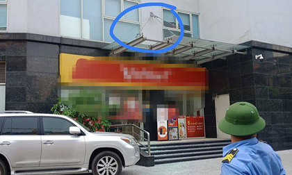 Hà Nội: Bé trai ở nhà một mình bị ngã từ tầng 11 xuống đất