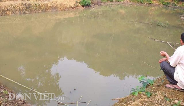 bac kan: nang nong ru nhau tam ao giua trua, 1 chau be chet duoi hinh anh 1
