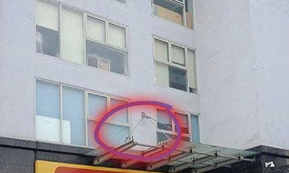 Bé trai rơi từ tầng 11 chung cư ở Hà Nội đã tử vong