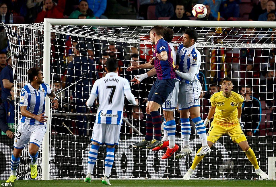 Messi kiến tạo, Barca tiệm cận ngôi vương