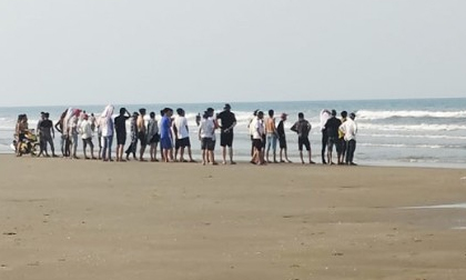 Hà Tĩnh: Bố chứng kiến con trai lớp 6 chết đuối khi đi tắm biển
